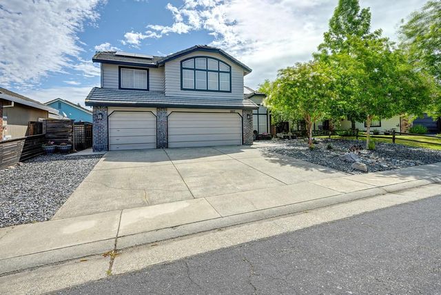 5937 Blackstone Dr, Rocklin, CA 95765