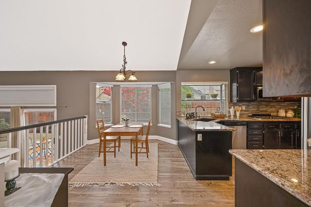 5937 Blackstone Dr, Rocklin, CA 95765