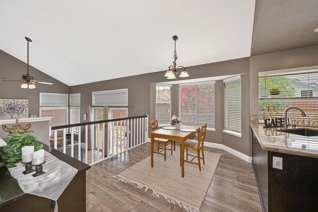 5937 Blackstone Dr, Rocklin, CA 95765