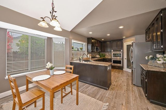 5937 Blackstone Dr, Rocklin, CA 95765