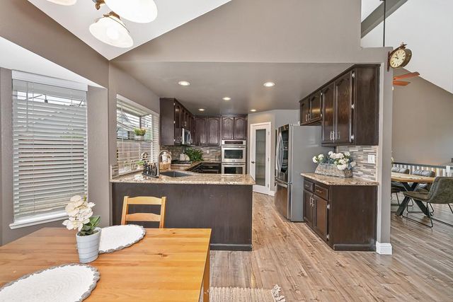5937 Blackstone Dr, Rocklin, CA 95765