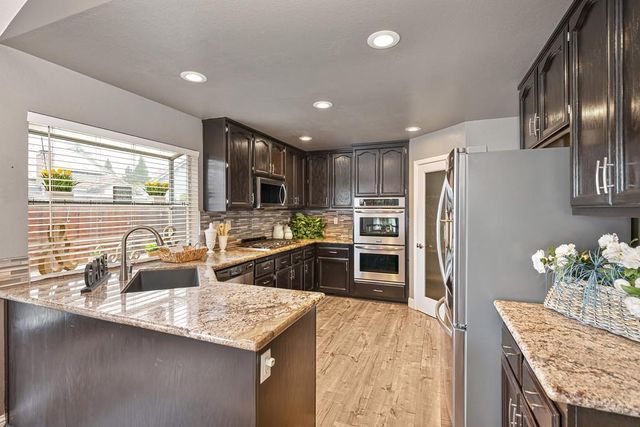 5937 Blackstone Dr, Rocklin, CA 95765