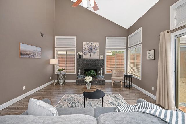5937 Blackstone Dr, Rocklin, CA 95765