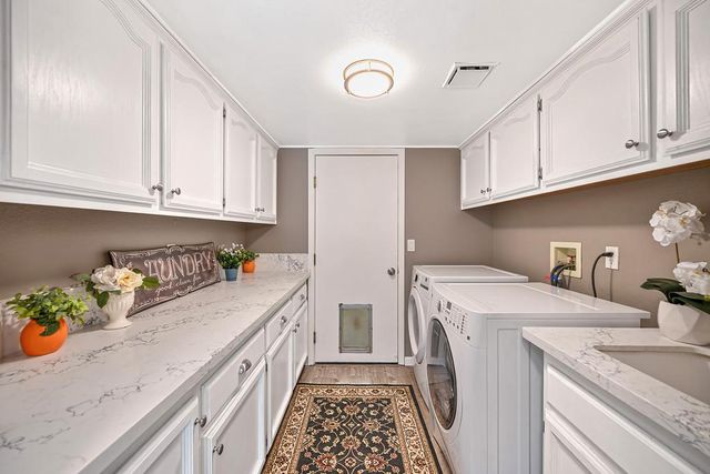 5937 Blackstone Dr, Rocklin, CA 95765