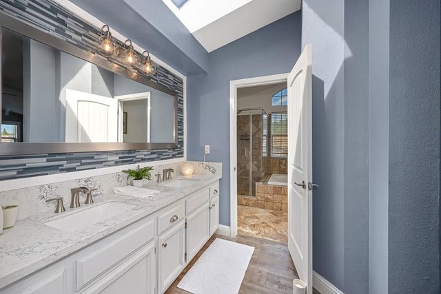 5937 Blackstone Dr, Rocklin, CA 95765
