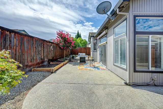5937 Blackstone Dr, Rocklin, CA 95765