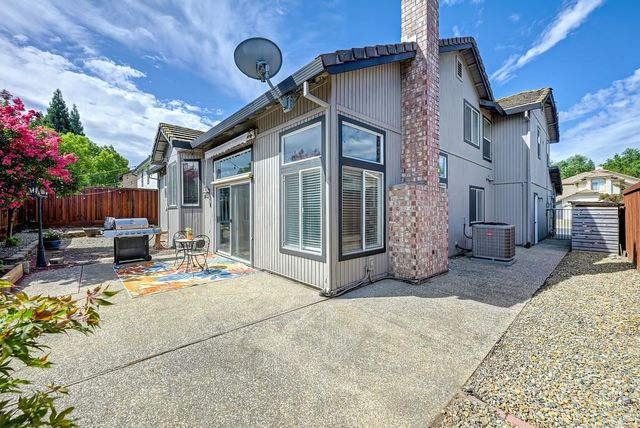 5937 Blackstone Dr, Rocklin, CA 95765