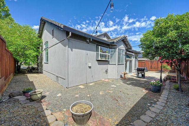 5937 Blackstone Dr, Rocklin, CA 95765