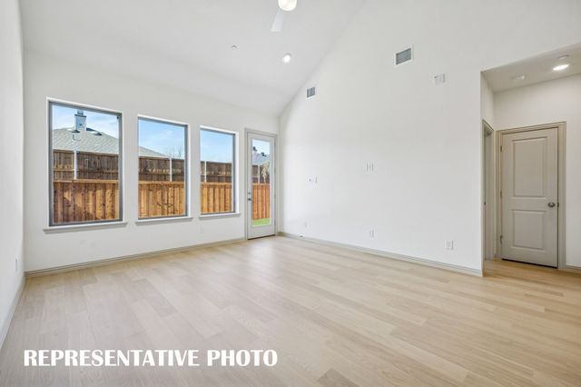 3550 Pierce Lane, Grand Prairie, TX 75052