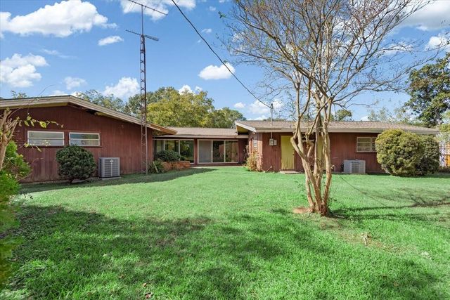 110 Elm Street, Prairie View, TX 77446