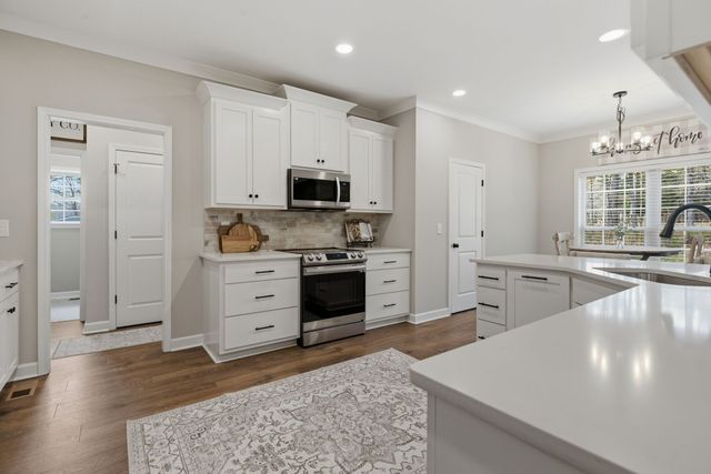 15 Nature Ridge Rd, Tullahoma, TN 37388