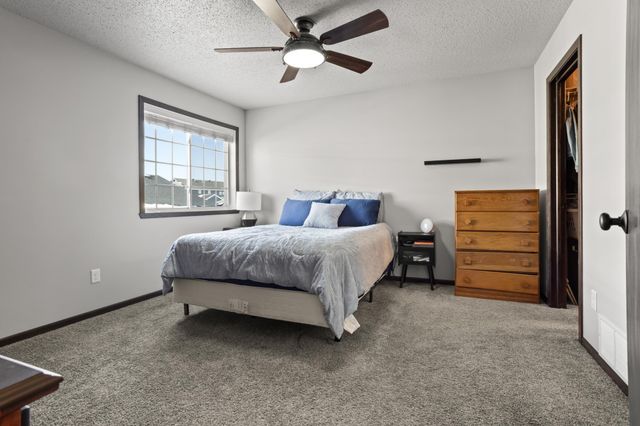 405 5th Street E, Horace, ND 58047