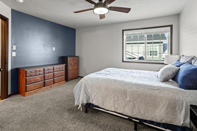 405 5th Street E, Horace, ND 58047