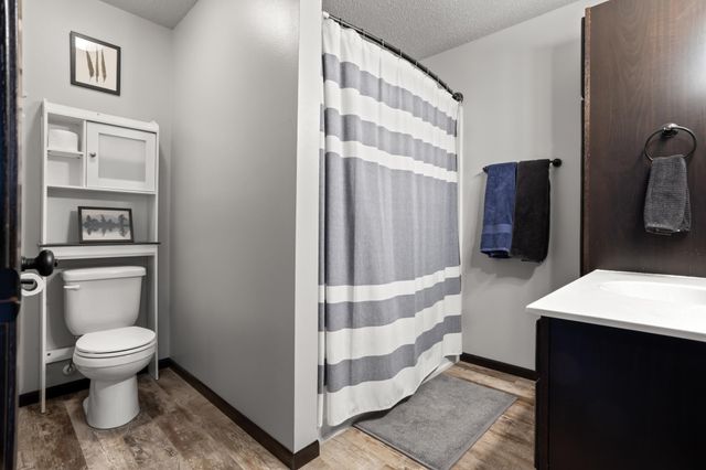 405 5th Street E, Horace, ND 58047