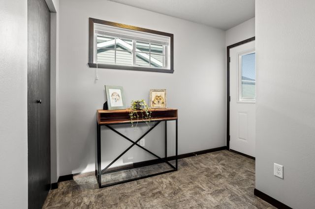 405 5th Street E, Horace, ND 58047