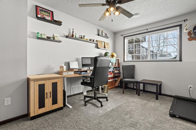 405 5th Street E, Horace, ND 58047