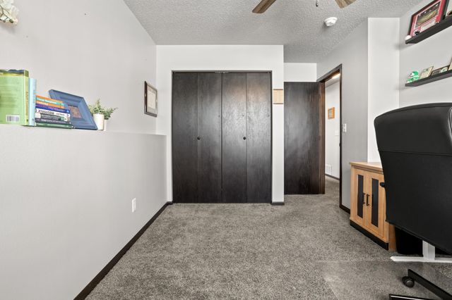 405 5th Street E, Horace, ND 58047