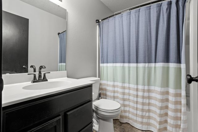 405 5th Street E, Horace, ND 58047