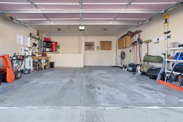 405 5th Street E, Horace, ND 58047