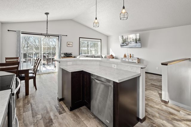 405 5th Street E, Horace, ND 58047