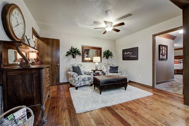 115 Briarwood Street, Moore, OK 73160