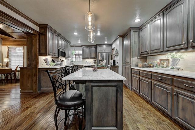 115 Briarwood Street, Moore, OK 73160