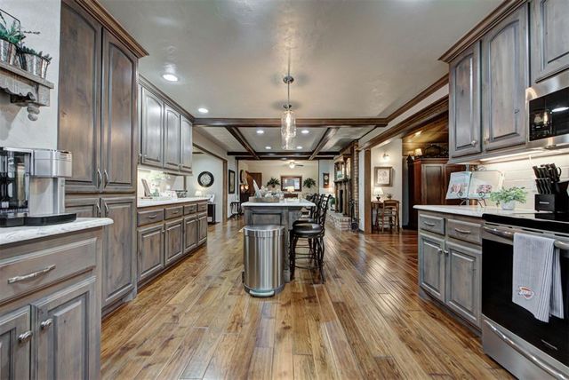 115 Briarwood Street, Moore, OK 73160