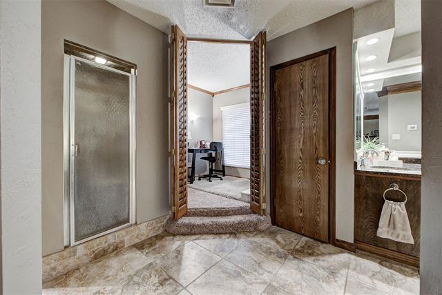 115 Briarwood Street, Moore, OK 73160