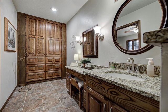 115 Briarwood Street, Moore, OK 73160