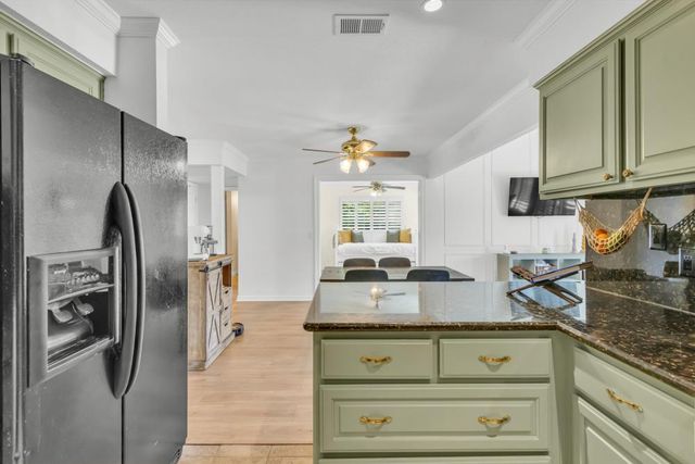 7921 Arcade Lake Ln, Citrus Heights, CA 95610