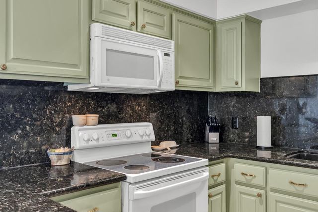 7921 Arcade Lake Ln, Citrus Heights, CA 95610