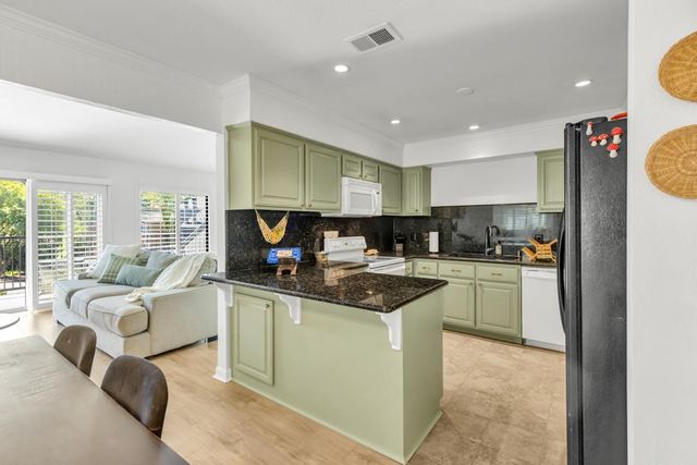 7921 Arcade Lake Ln, Citrus Heights, CA 95610