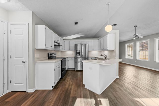 2528 Hilton Drive, Navarre, FL 32566