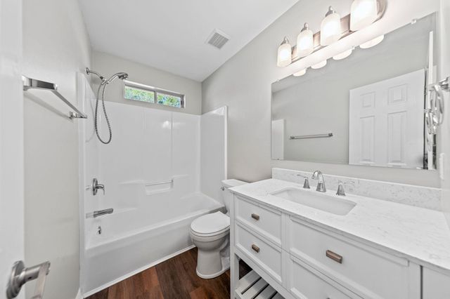 2528 Hilton Drive, Navarre, FL 32566