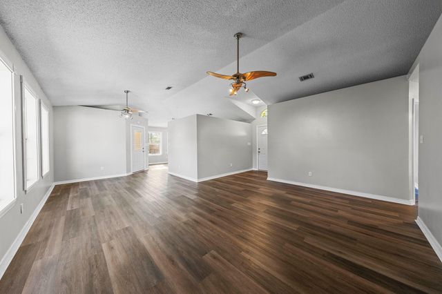 2528 Hilton Drive, Navarre, FL 32566