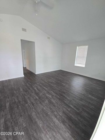 320 N Center Avenue, Panama City, FL 32401