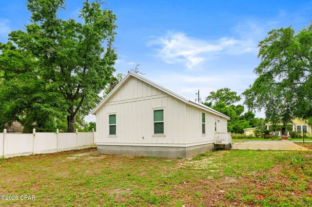 320 N Center Avenue, Panama City, FL 32401