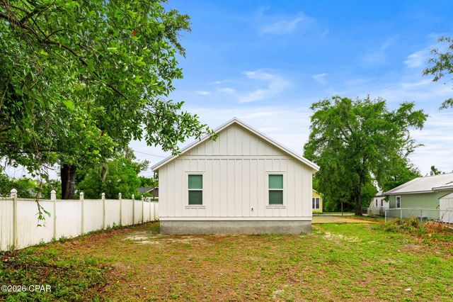 320 N Center Avenue, Panama City, FL 32401