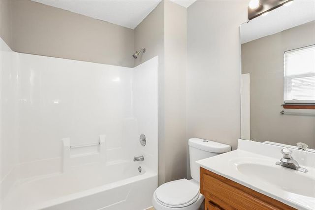 2009 Cypress Way, Pleasant Hill, MO 64080