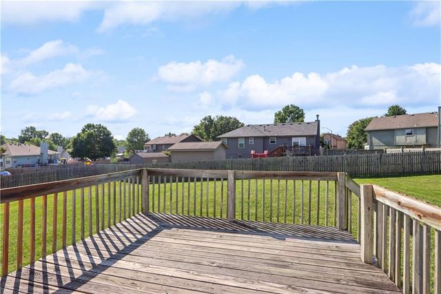 2009 Cypress Way, Pleasant Hill, MO 64080
