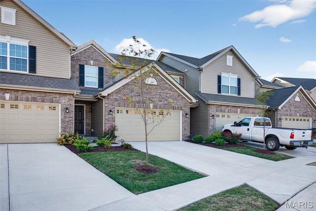 112 Deer Grove Court, St Peters, MO 63376