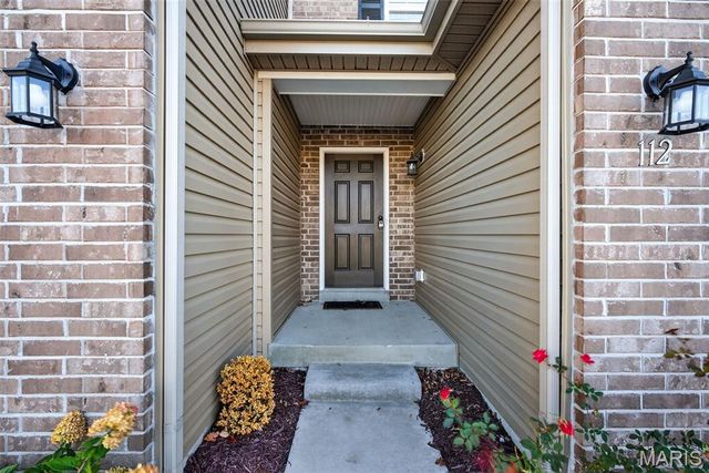 112 Deer Grove Court, St Peters, MO 63376
