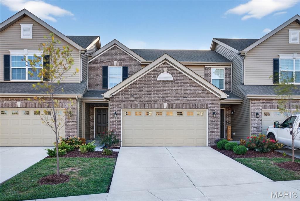 112 Deer Grove Court, St Peters, MO 63376
