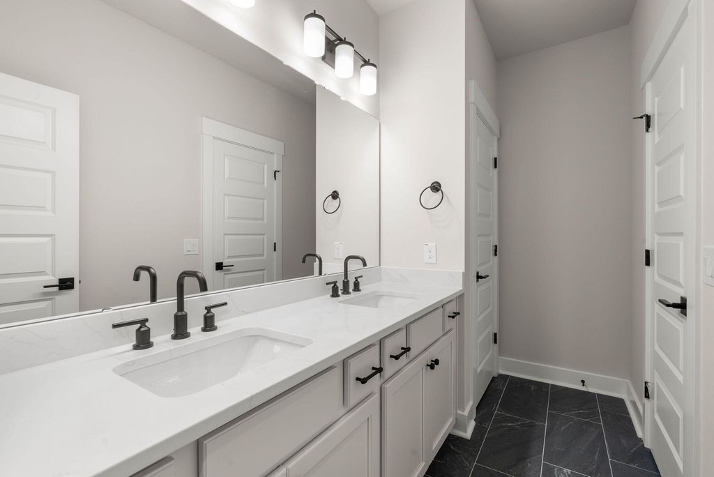 Image 41 of property listing at 1289 Hamlin Road, Mount Pleasant, SC 29466