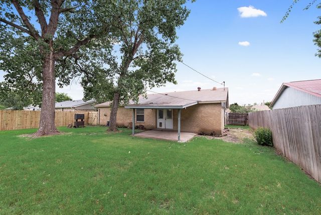 7013 Lincolnshire Lane, North Richland Hills, TX 76182