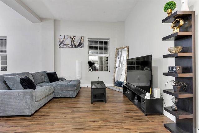 39 Webster St 204, Pawtucket, RI 02860