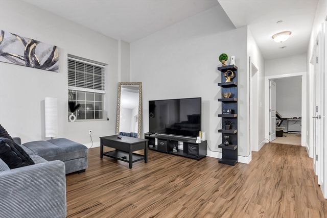 39 Webster St 204, Pawtucket, RI 02860