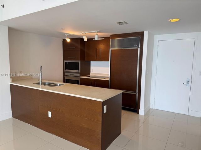 465 Brickell Ave 3906, Miami, FL 33131