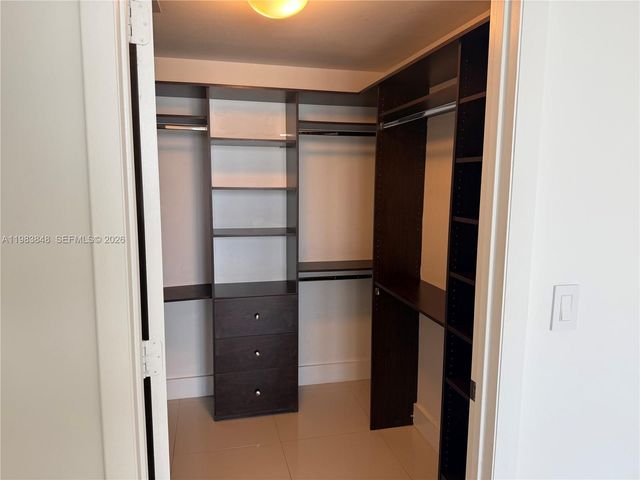 465 Brickell Ave 3906, Miami, FL 33131