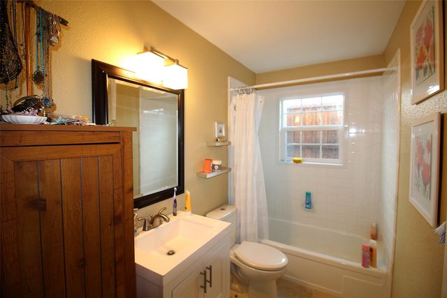 237 Samuel Street, Lewisville, TX 75057